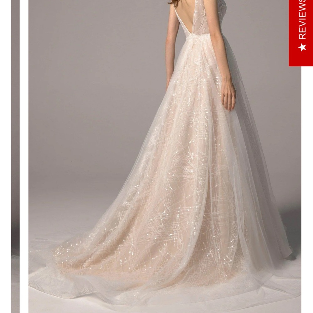 Chic Backless White and Cream Gown